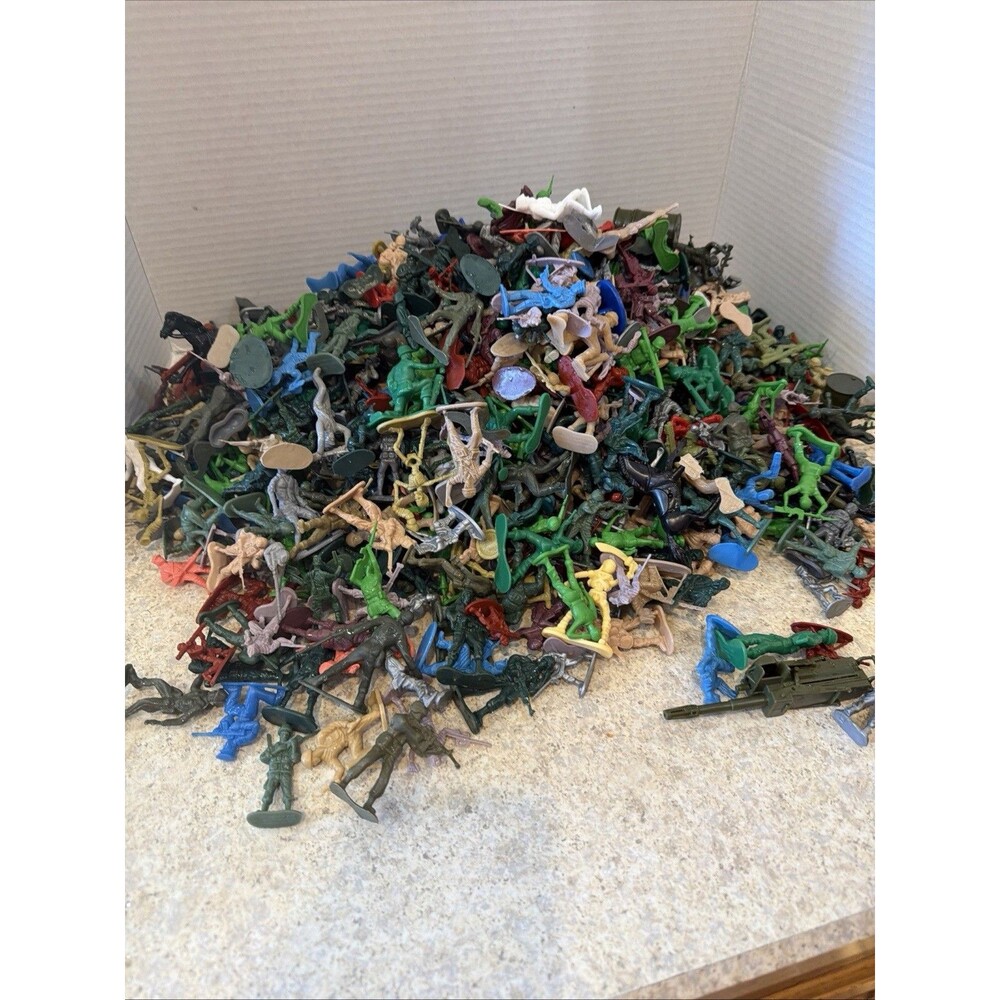 Vintage Lot Of Plastic Toy Soldiers 500+ Asst Makers